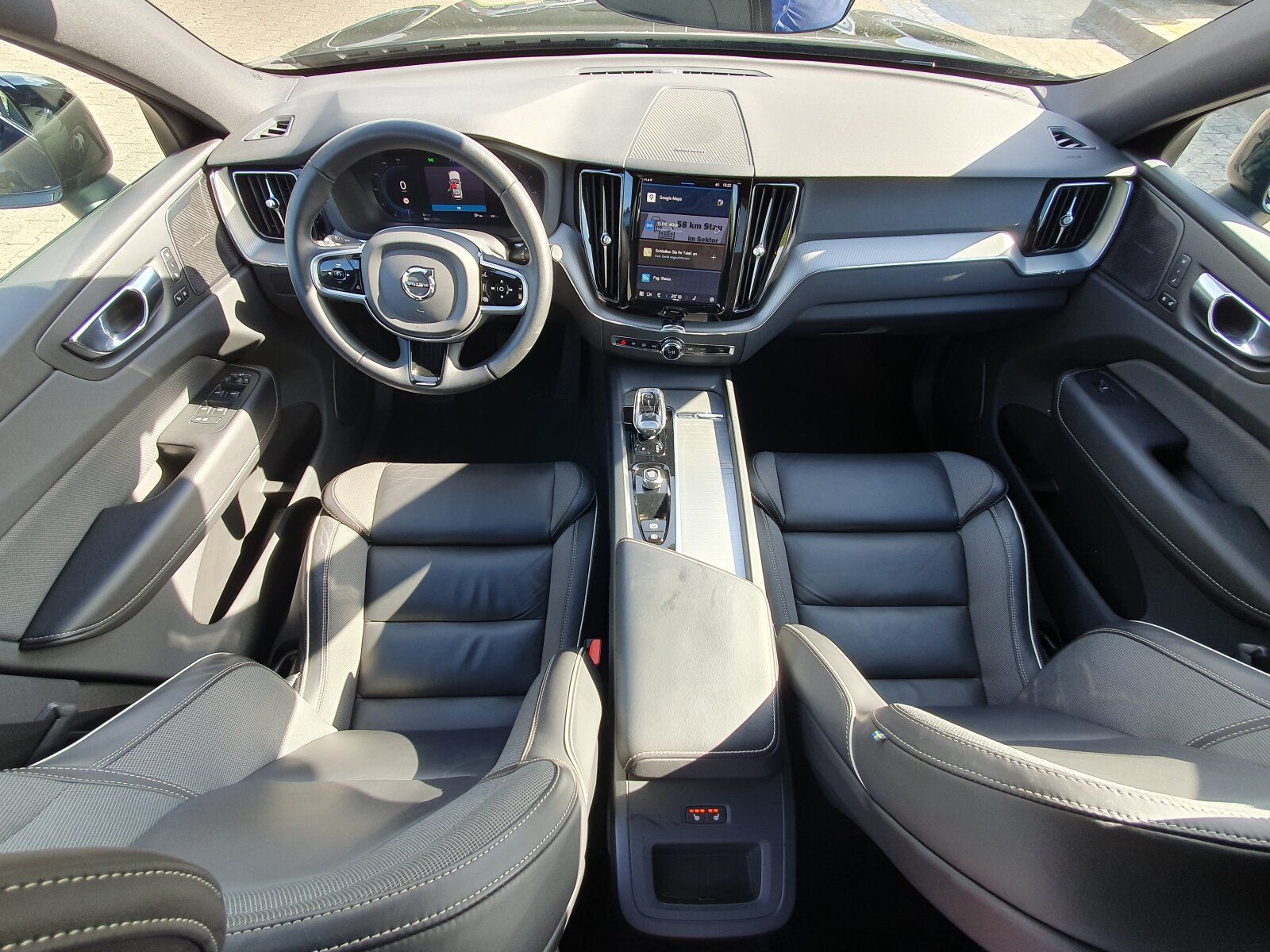 Volvo XC60 B4 AWD Plus Dark Keyless-Start/Autom./Klima