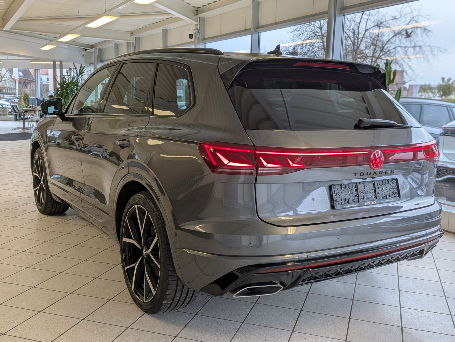 Volkswagen Touareg 3.0TDI 4M R-Line VOLL Black 22" UPE 114T