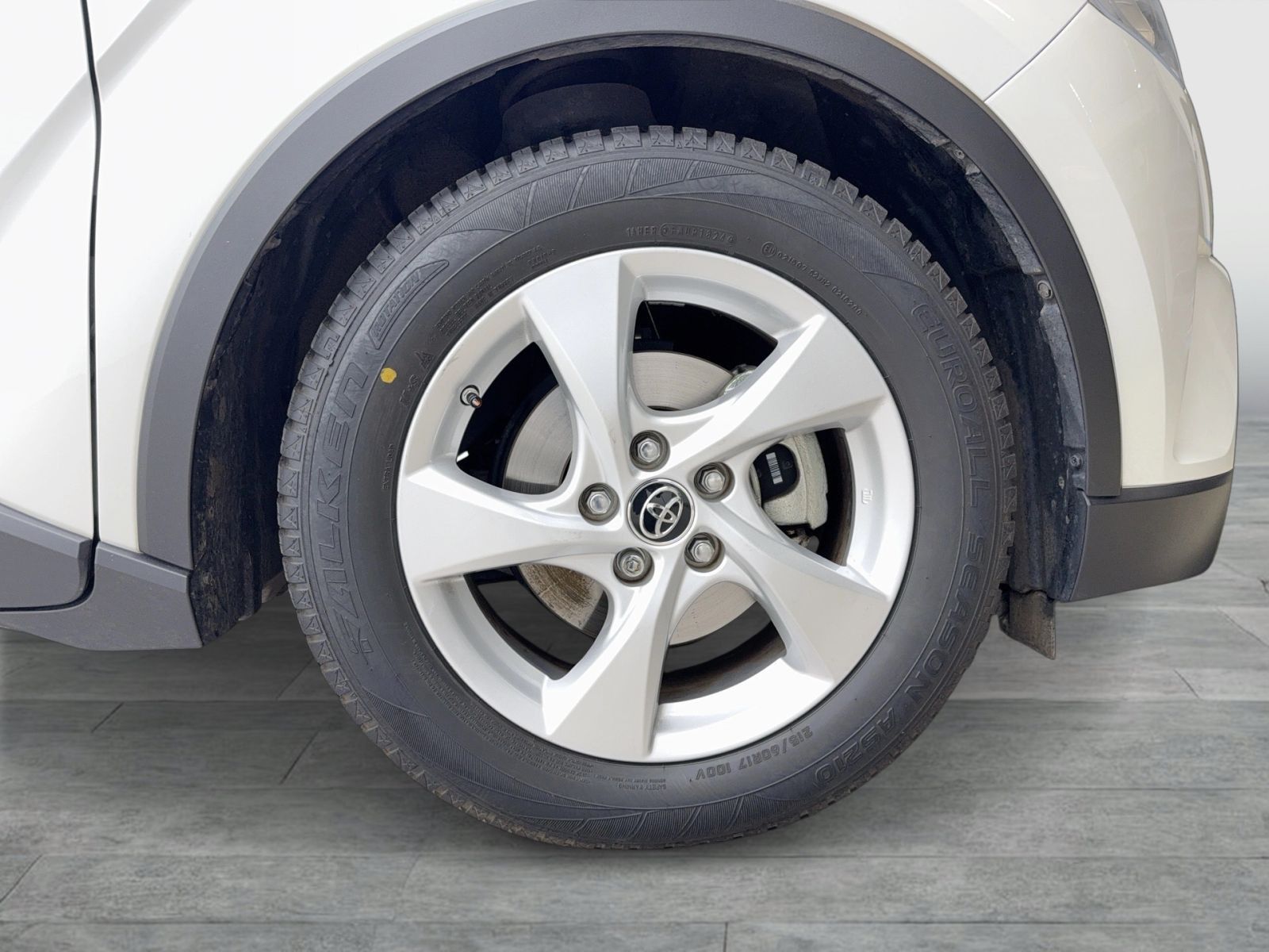 Toyota C-HR 1.8 Hybrid CVT FLOW - Samsaru's Car Outlet