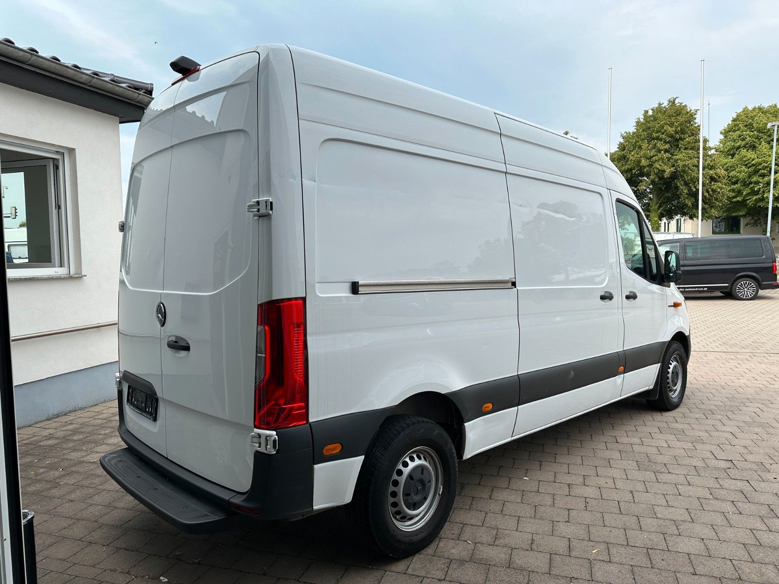 Mercedes-Benz eSprinter III - Samsaru's Car Outlet