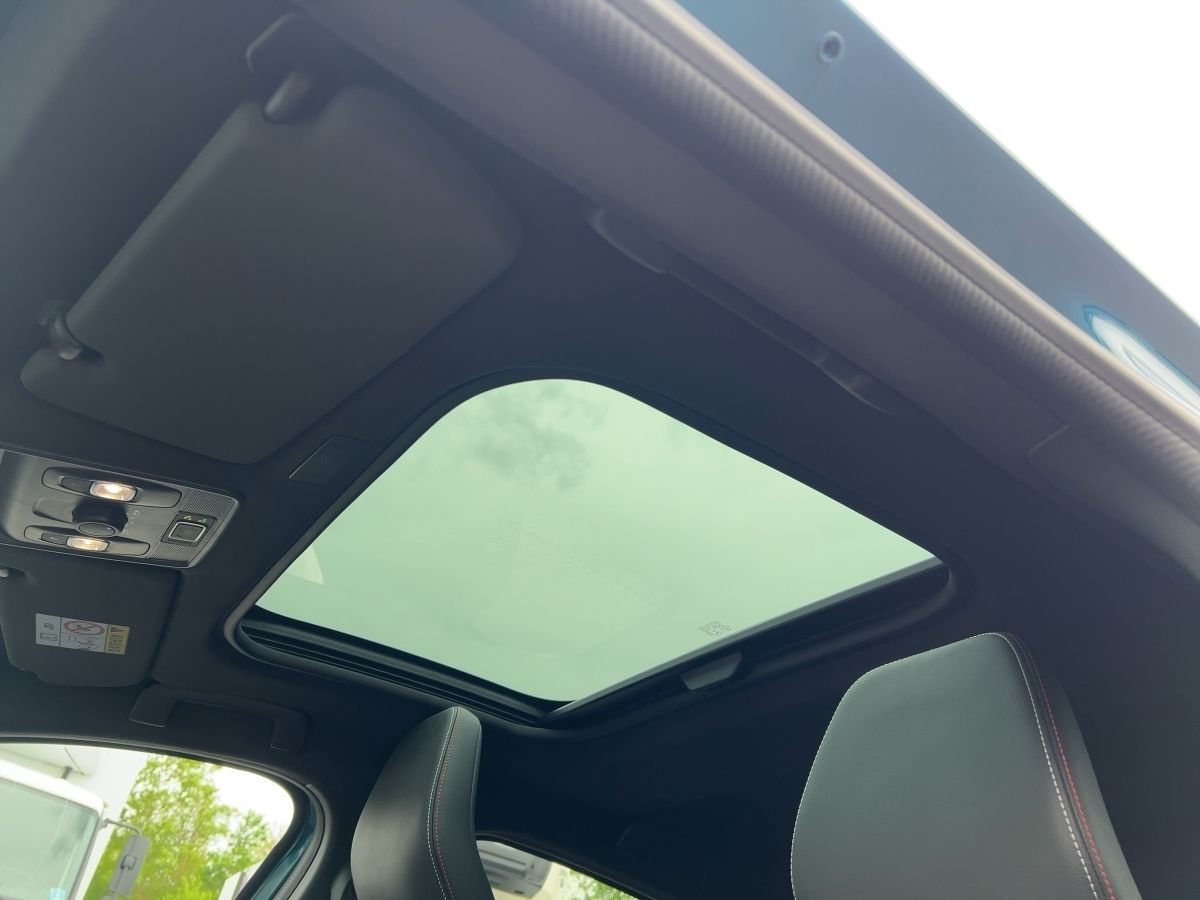 Renault Arkana R.S. LINE E-TECH 145 - Samsaru's Car Outlet