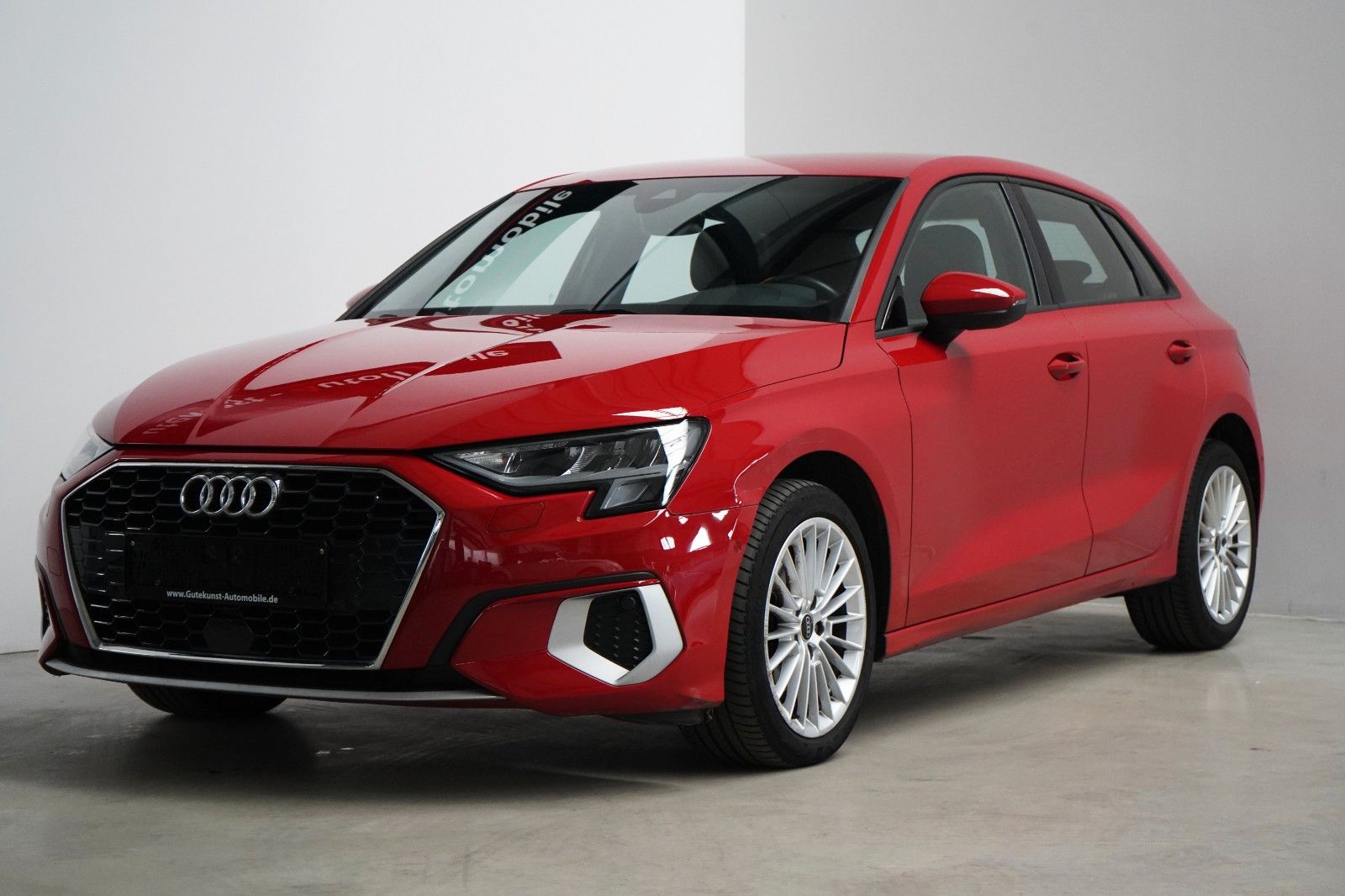 Audi A3 Spbg 30 TFSI Advanced - Samsaru's Car Outlet