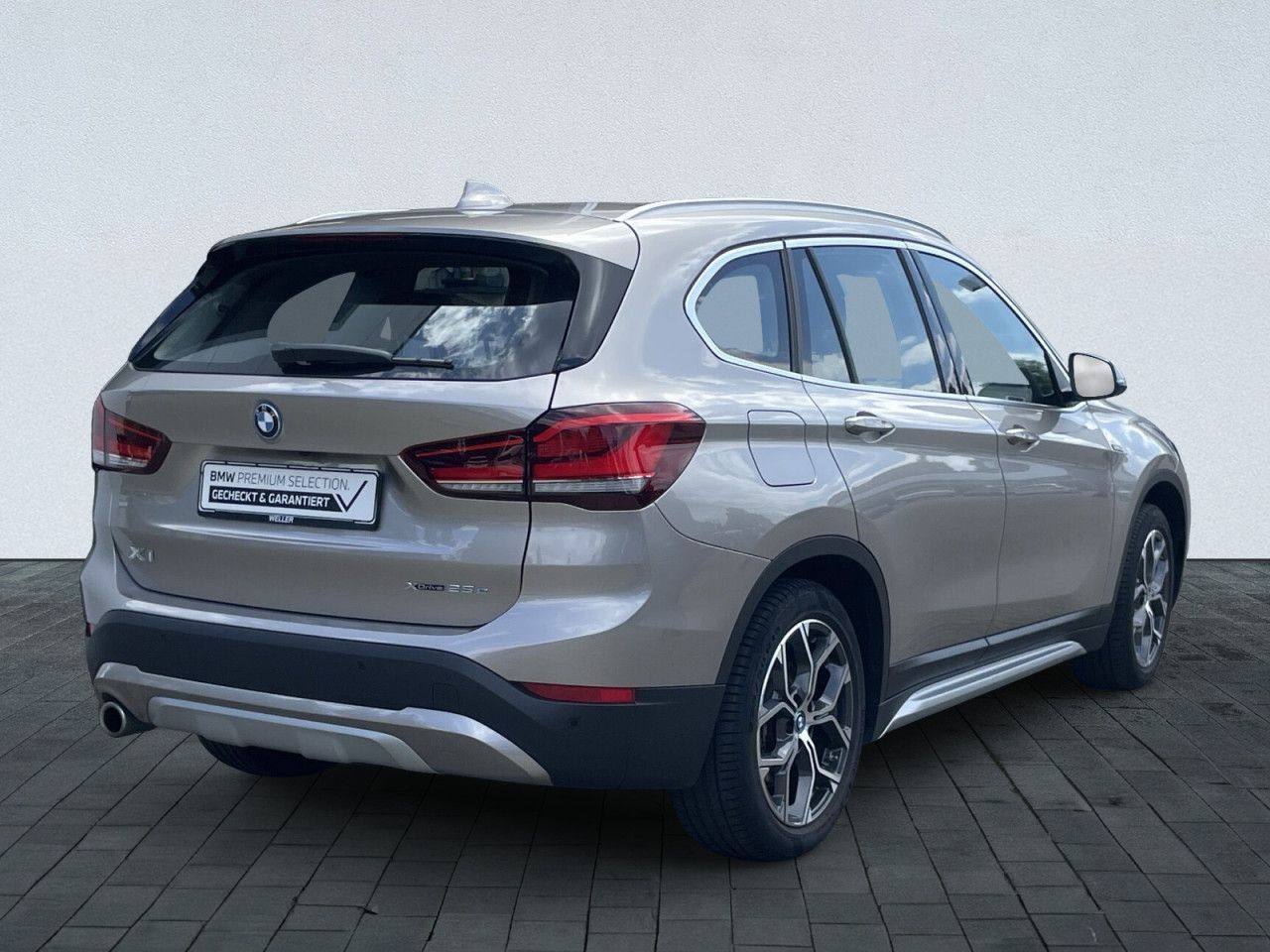 BMW X1 xDrive25e X Line - Samsaru's Car Outlet
