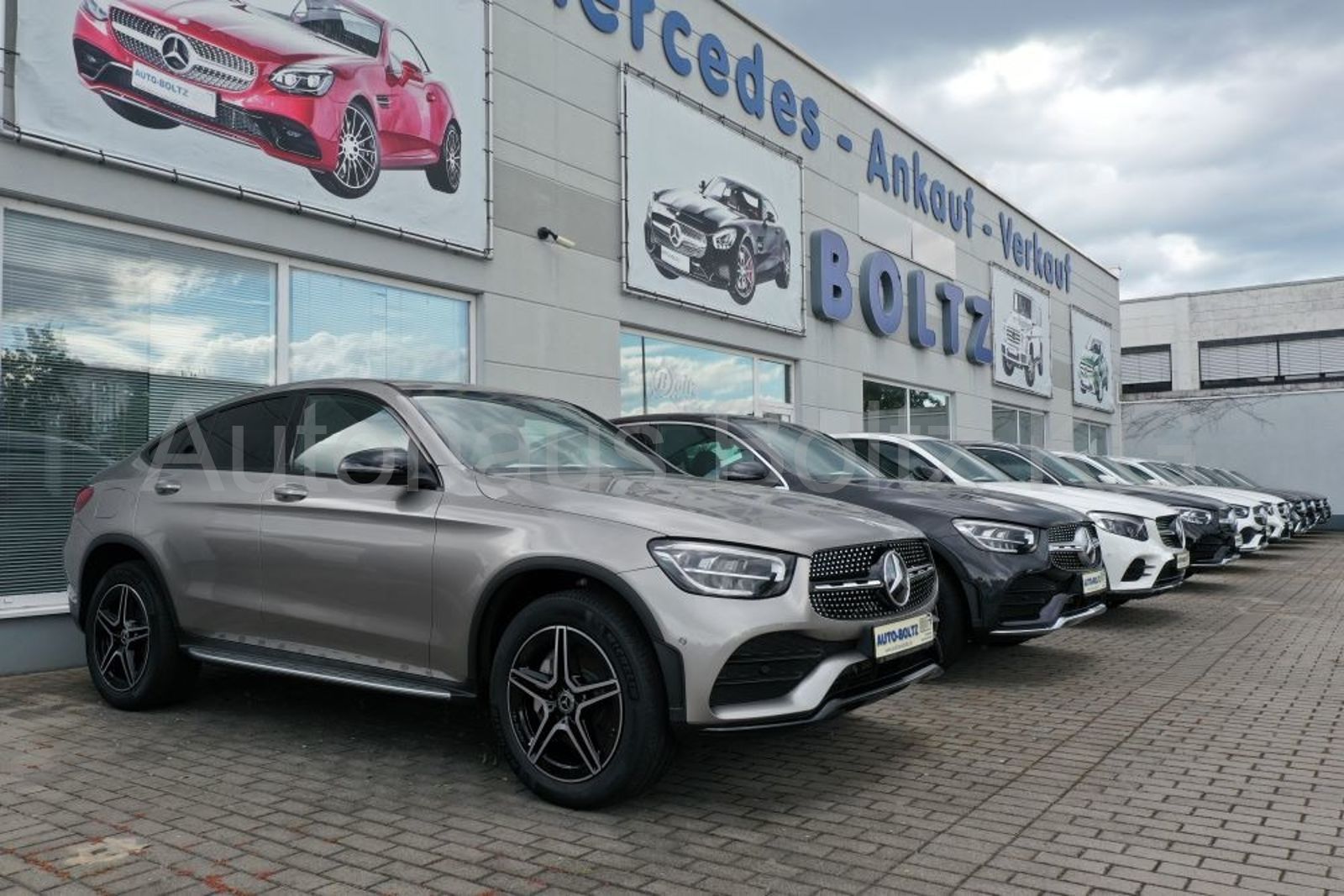 Mercedes-Benz GLC 300 e 4M AMG ENp 92300 Distr. Pano AHK 360 K