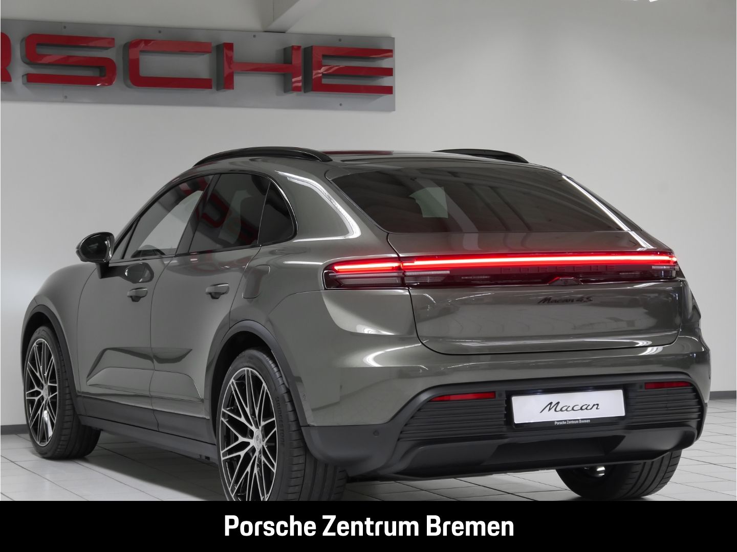 Porsche Macan 4S Sportpaket - Samsaru's Car Outlet