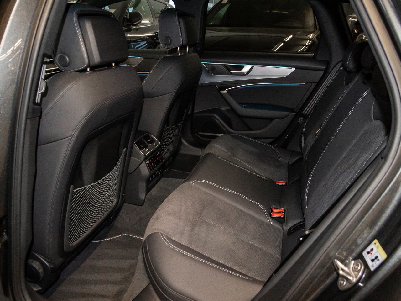 Audi A6 Avant 55 TFSI e quattro S line - Samsaru's Car Outlet