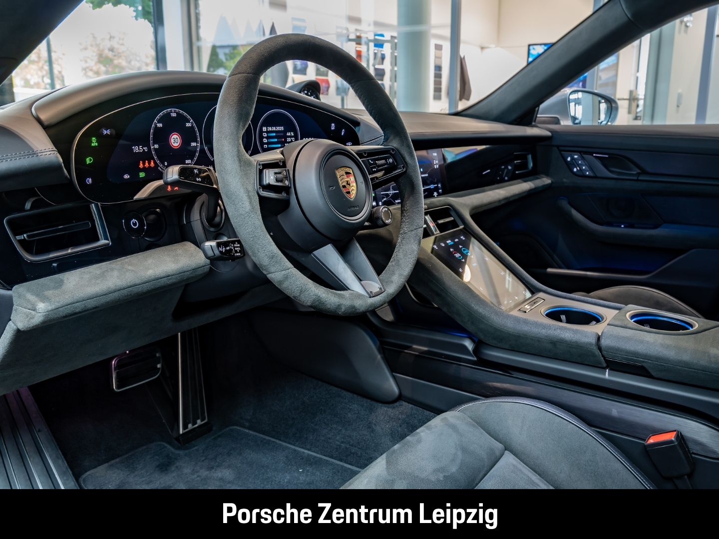 Porsche Taycan GTS Sport Turismo HeadUp InnoDrive Matrix