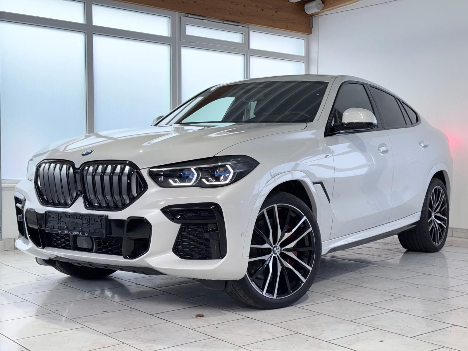 BMW X6 40d xDrive-M Sport/Sky/AHK/360/HUD/B&W/Iconic