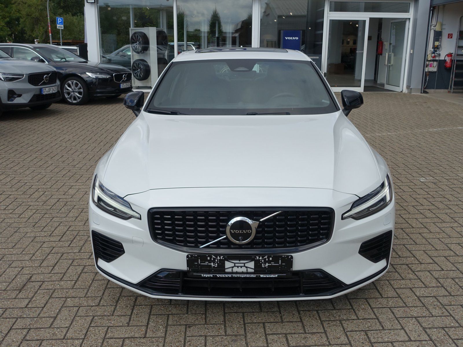 Volvo S60 Recharge Ultimate Dark T8 AWD HUD/B&W/PANO