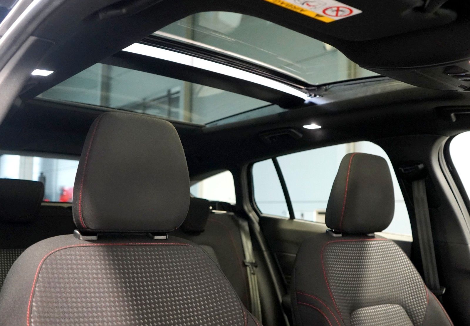 Ford Focus Turnier 1.5 EcoBlue ST-Line X *AHK*PANORAM