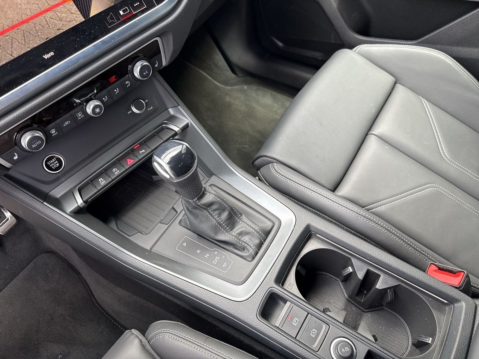 Audi Q3 40 quattro S LINE STANDHZ. AHK 360°CAM LM20