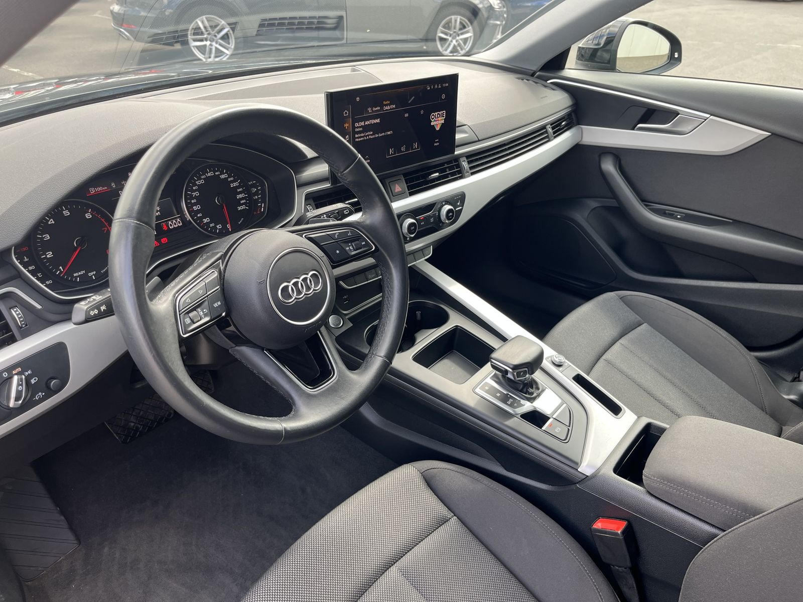 Audi A4 Avant 35 2.0 TFSI S-Line Optik Blackline - Samsaru's Car Outlet