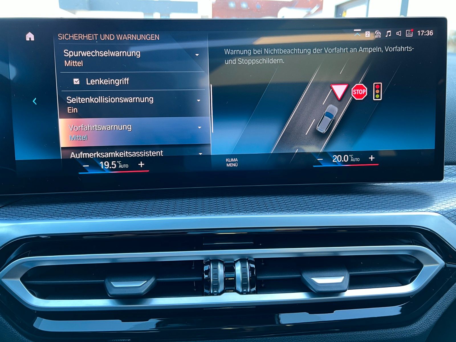 BMW 320d xDrive M Sport*360°HUD*Pano*HK*Standhzg*ACC