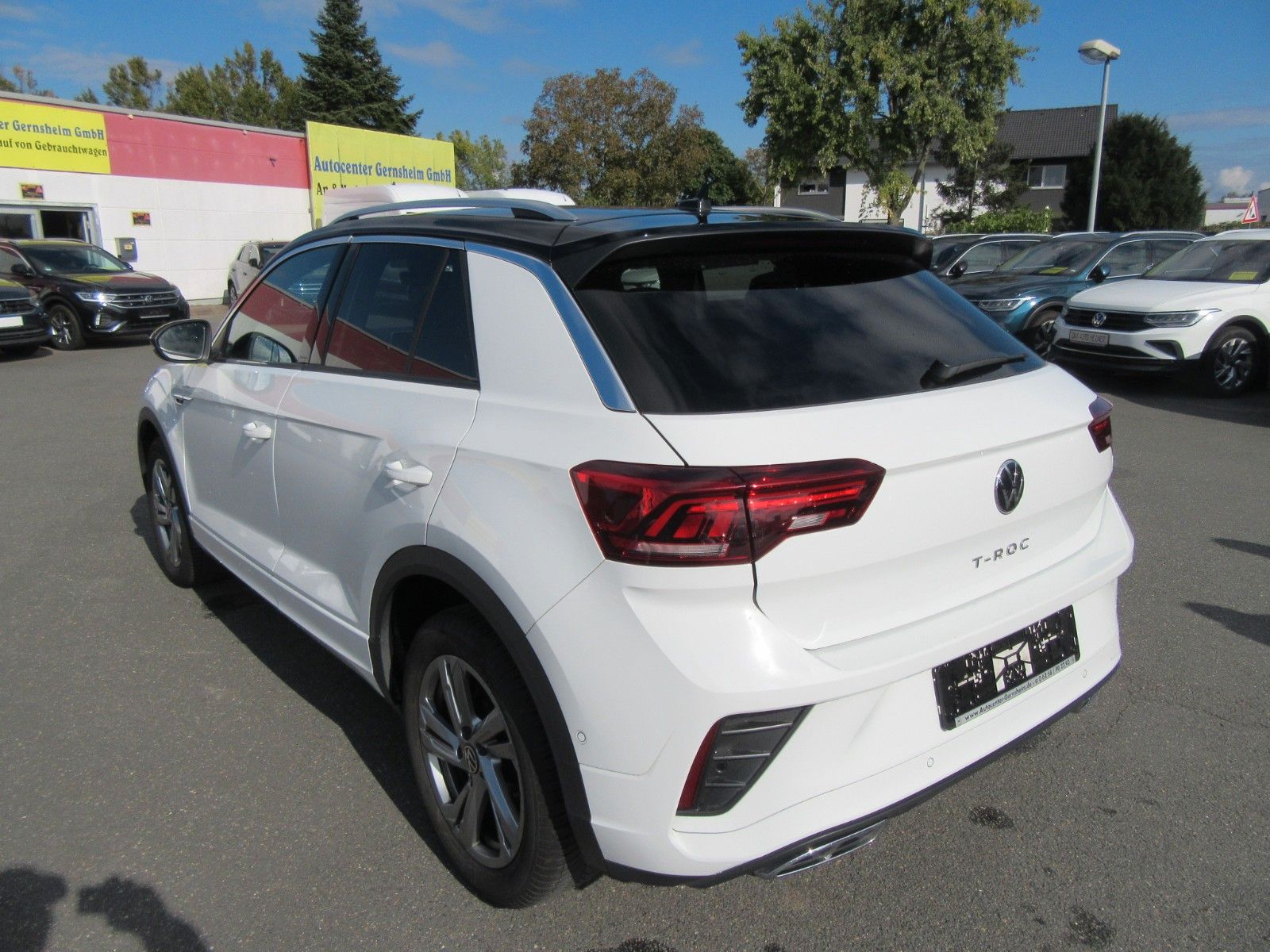 Volkswagen T-Roc R-Line - Samsaru's Car Outlet