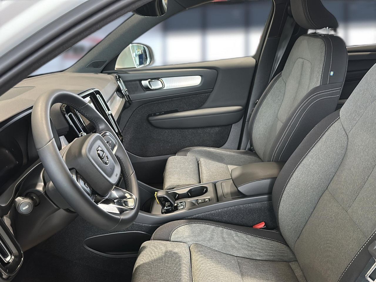 Volvo XC 40 Core 2WD Bluetooth Navi LED Klima