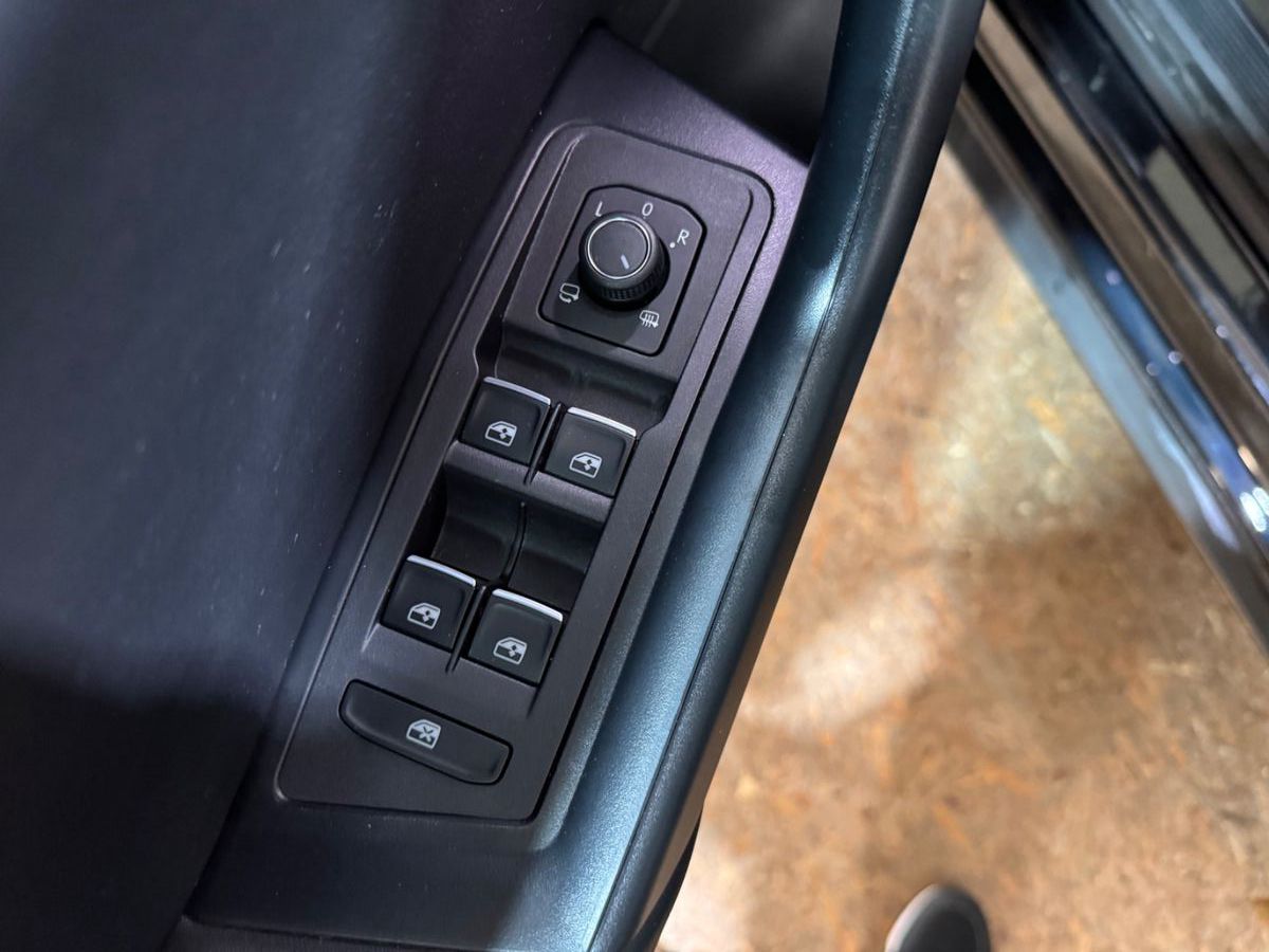 Volkswagen T-Roc Style 1.5 TSI - Samsaru's Car Outlet