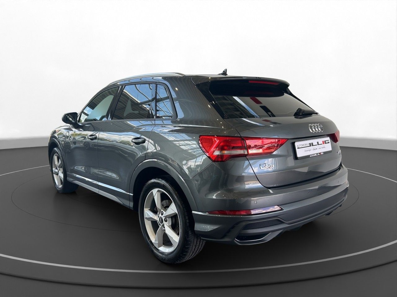 Audi Q3 40 TFSI quattro S-line - Samsaru's Car Outlet