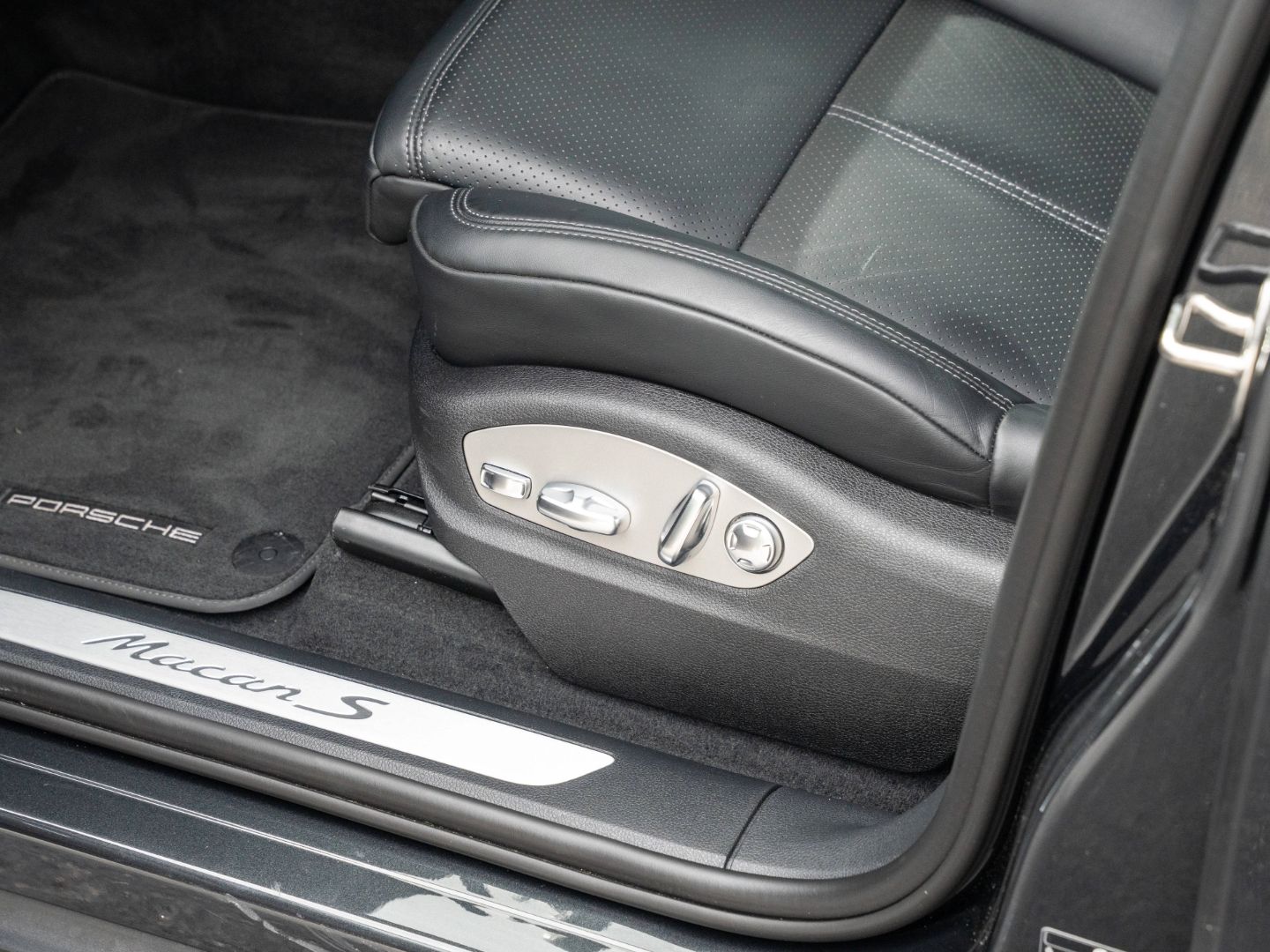 Porsche Macan S BOSE PASM Surround View Lenkradheizung