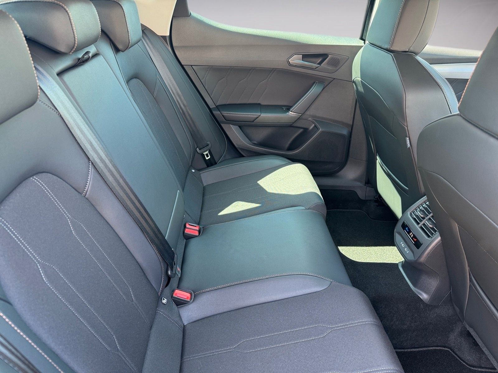Cupra Leon 1.5 eTSI - Samsaru's Car Outlet