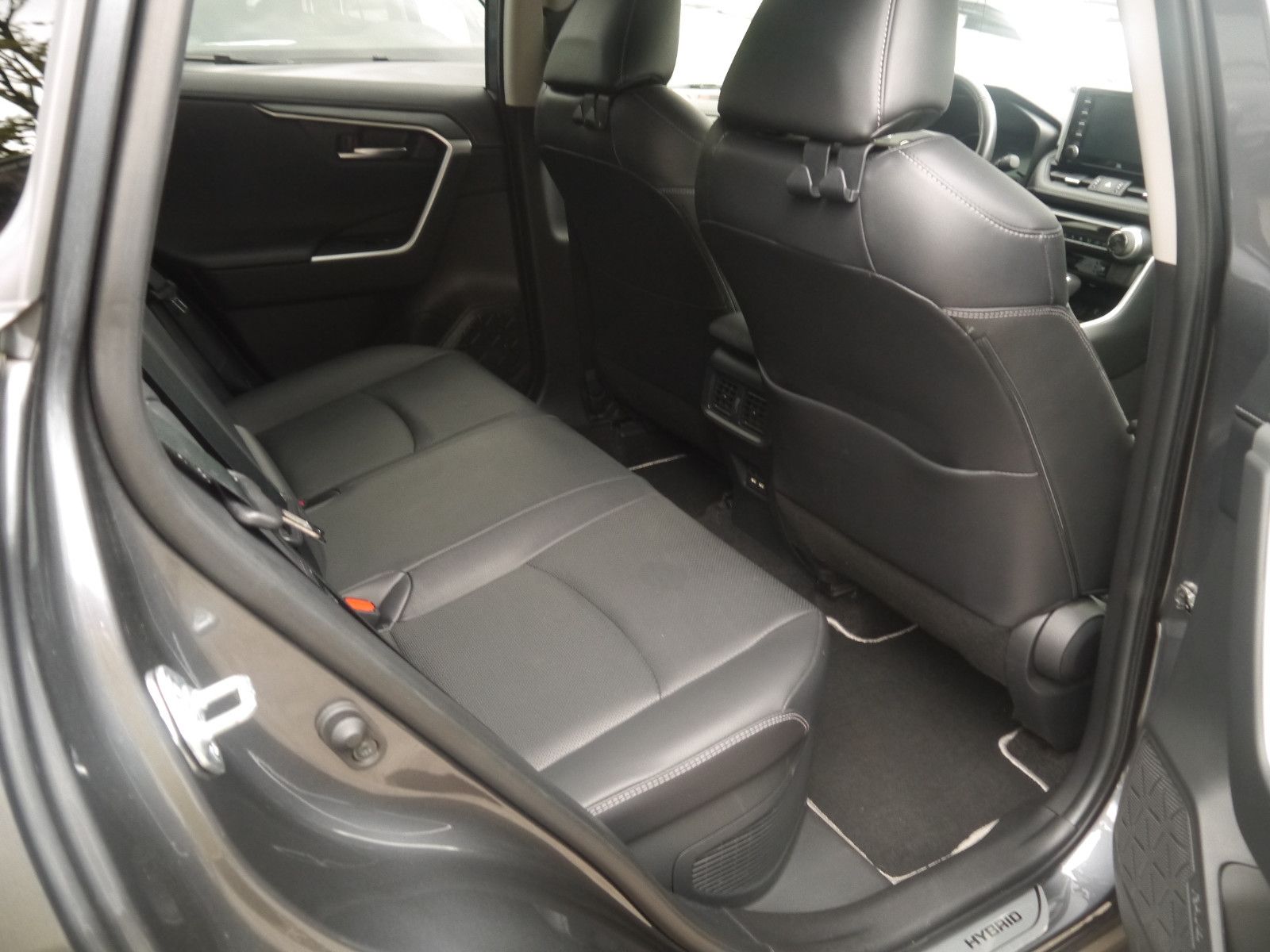 Toyota RAV 4 RAV4 Hybrid 4x4 Lounge - Samsaru's Car Outlet