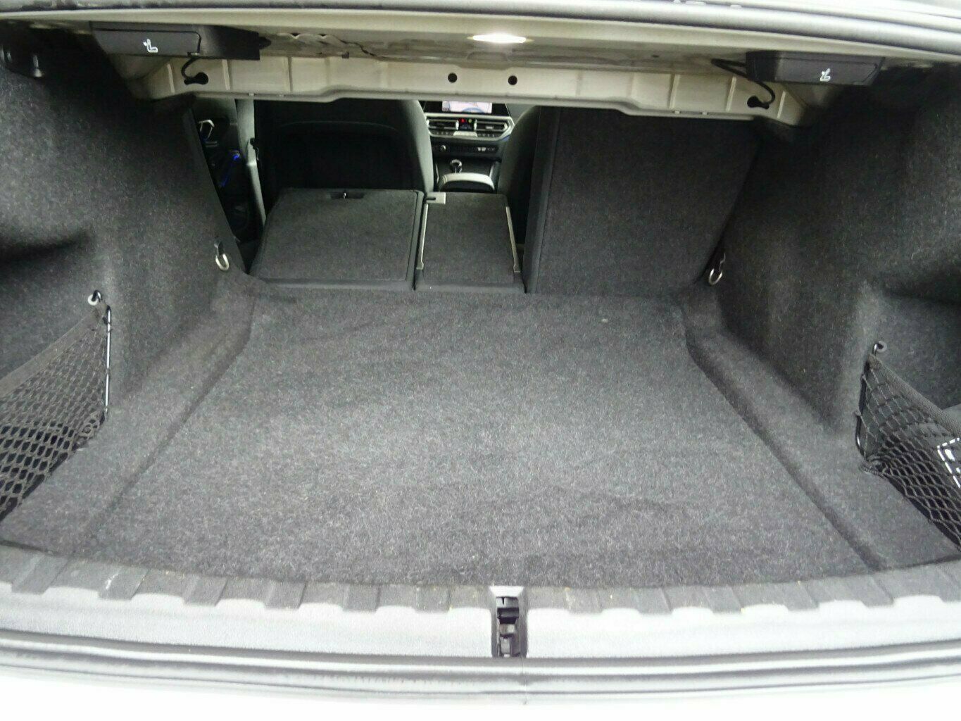 BMW 320D LuxuryLine,xDrive SAG,Leder,AHK,ACC
