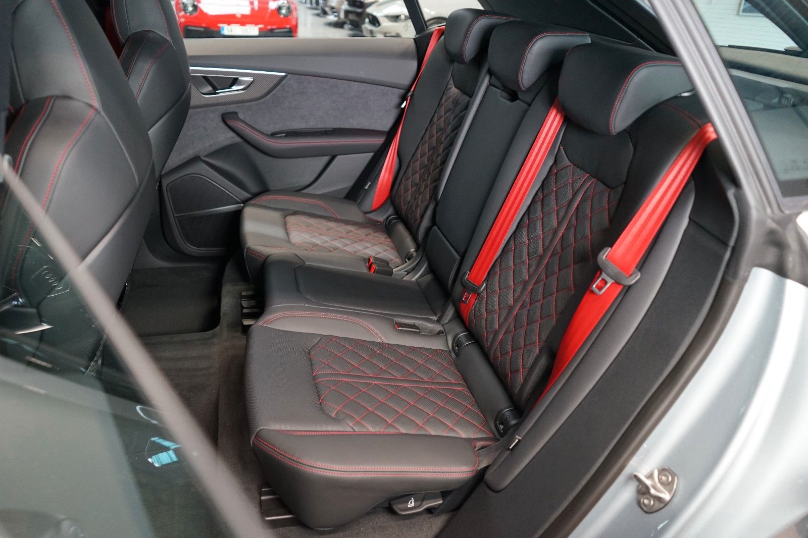Audi Q8 50 TDI S-LINE - Samsaru's Car Outlet