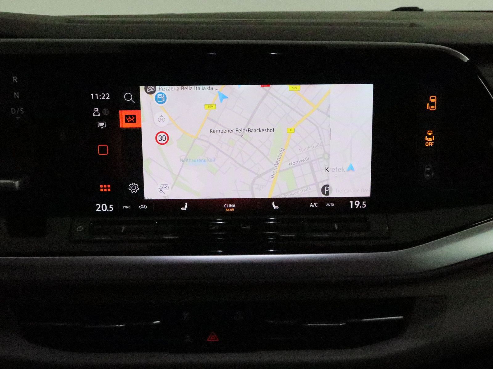 Volkswagen T7 Multivan 2.0 TDI Style - Samsaru's Car Outlet