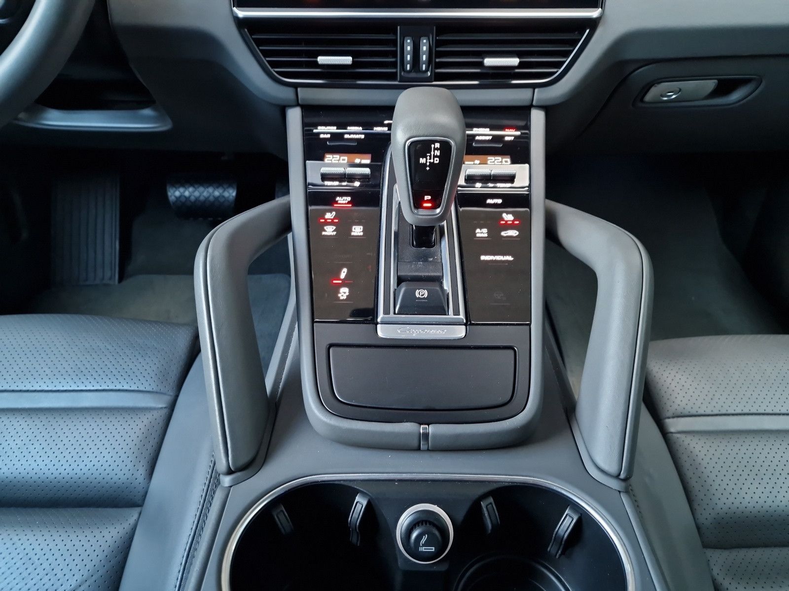 Porsche Cayenne E-Hybrid Coupe Luft HuD 360 14w 21z Inno