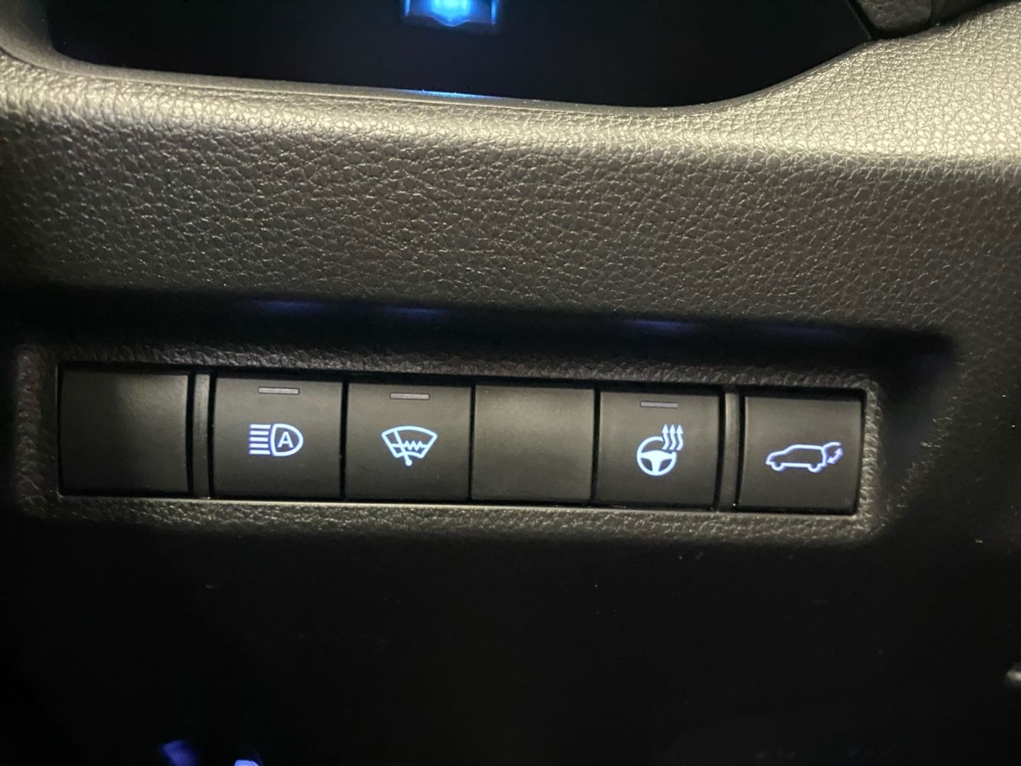 Toyota RAV 4 Plug-in-Hybrid - Samsaru's Car Outlet