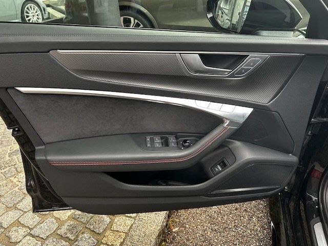 Audi RS6 Performance/Black-Red/22"/Pano/B&O