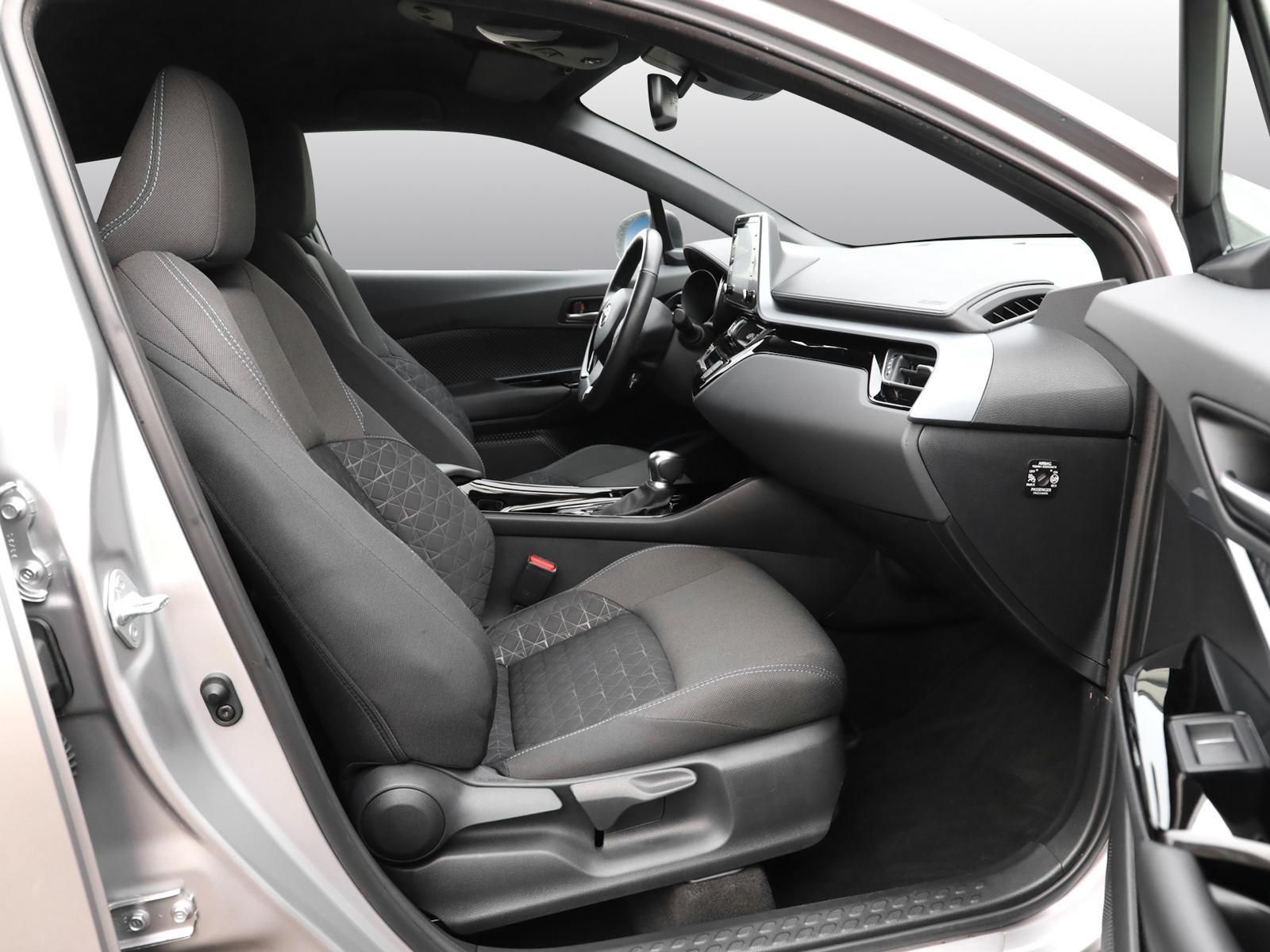 Toyota C-HR 2.0 Hybrid - Samsaru's Car Outlet