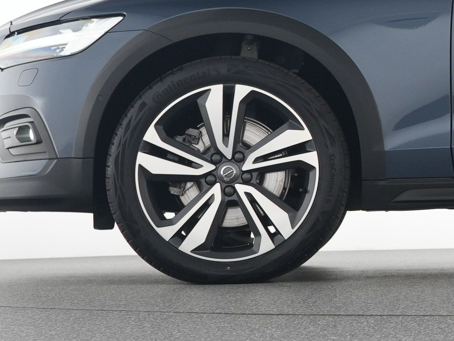 Volvo V60 CC B4 AWD Plus SONDERFINANZIERUNG 1,99%*