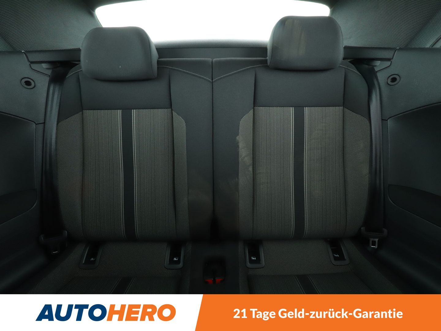 Volkswagen T-Roc 1.5 TSI ACT Style - Samsaru's Car Outlet