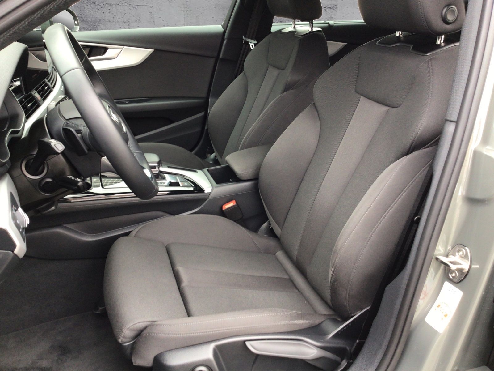 Audi A4 Avant 40 TFSI quattro S-tronic S-LINE STH