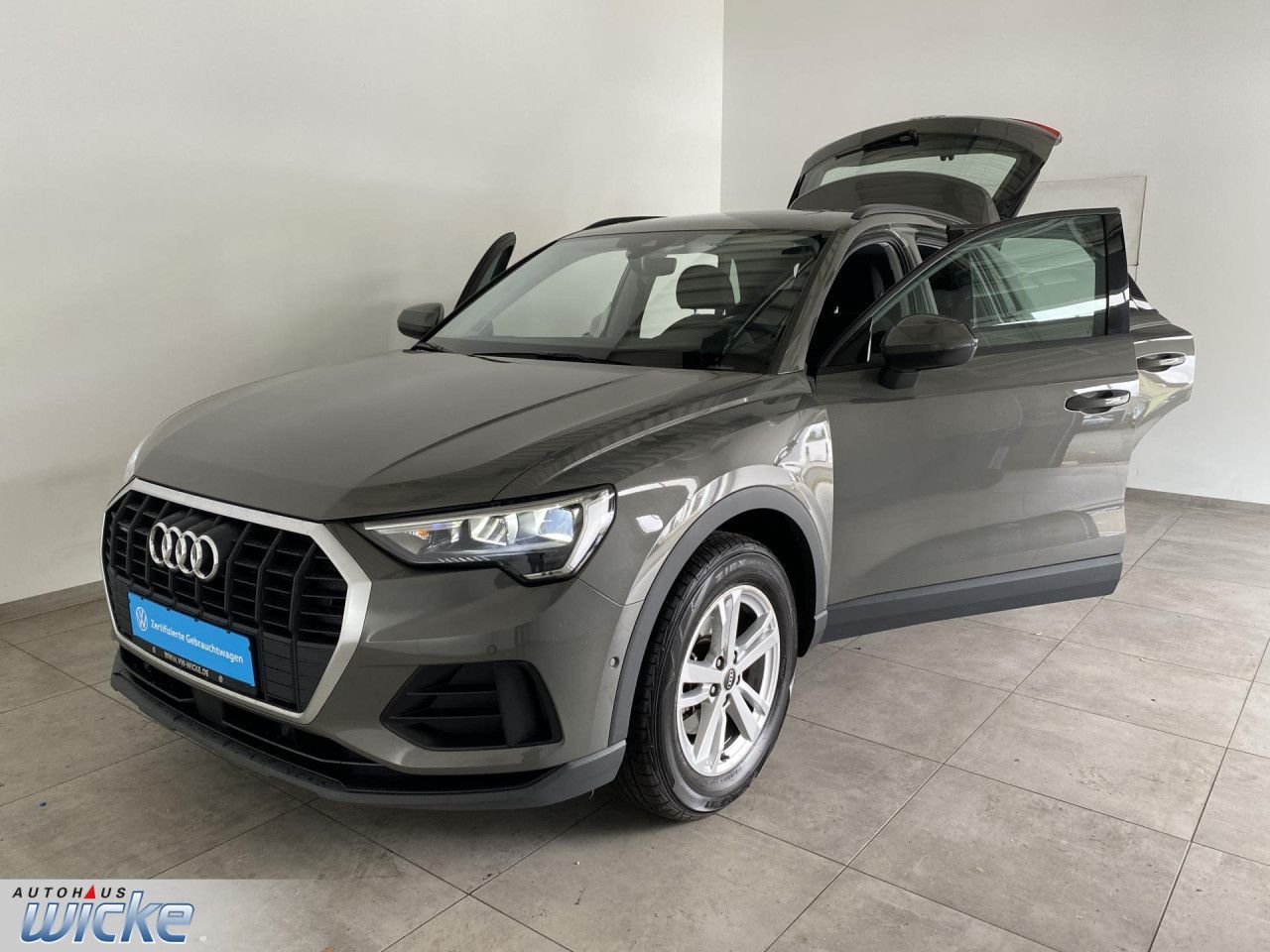 Audi Q3 35 TDI quattro - Samsaru's Car Outlet