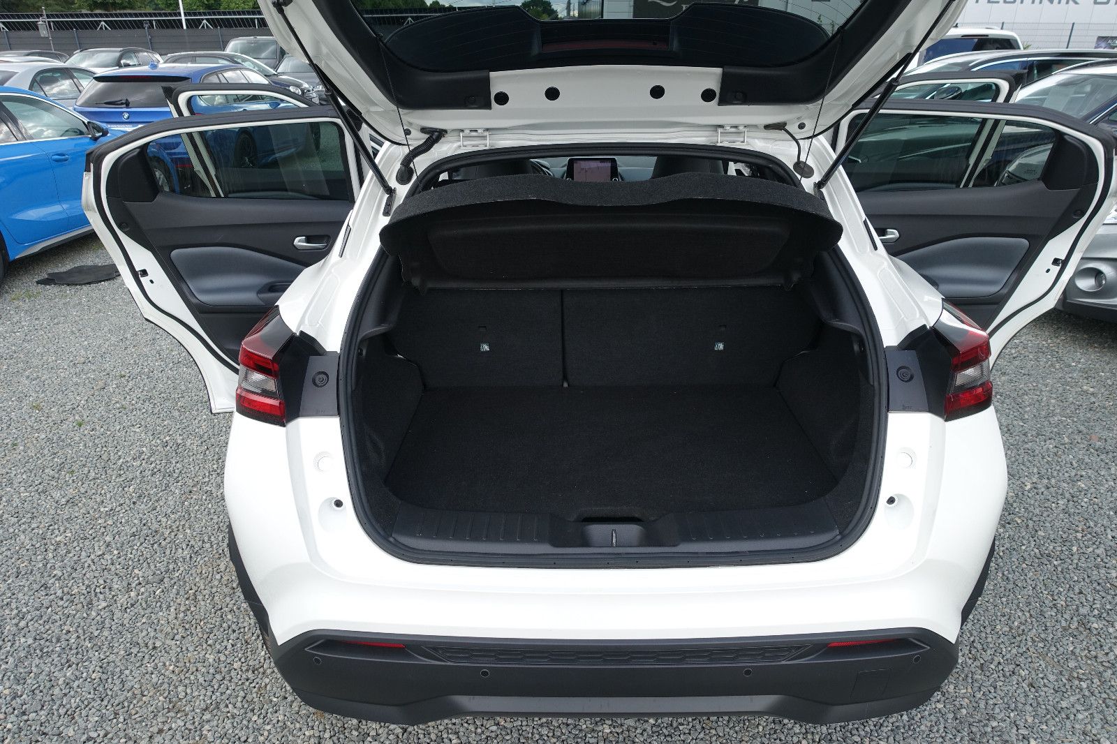 Nissan Juke 1.0 Aut. - Samsaru's Car Outlet