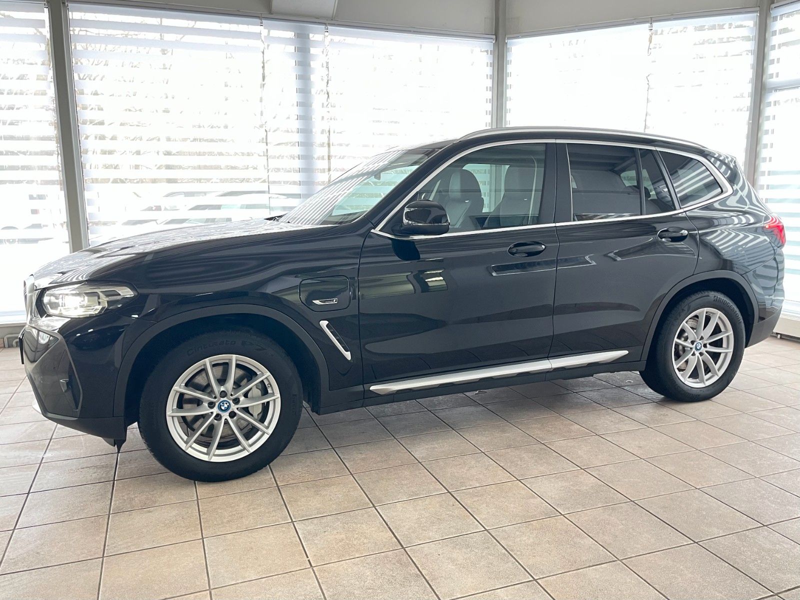 BMW X3 xD30e FACELIFT KAMERA AHK Sportsitze LEDER