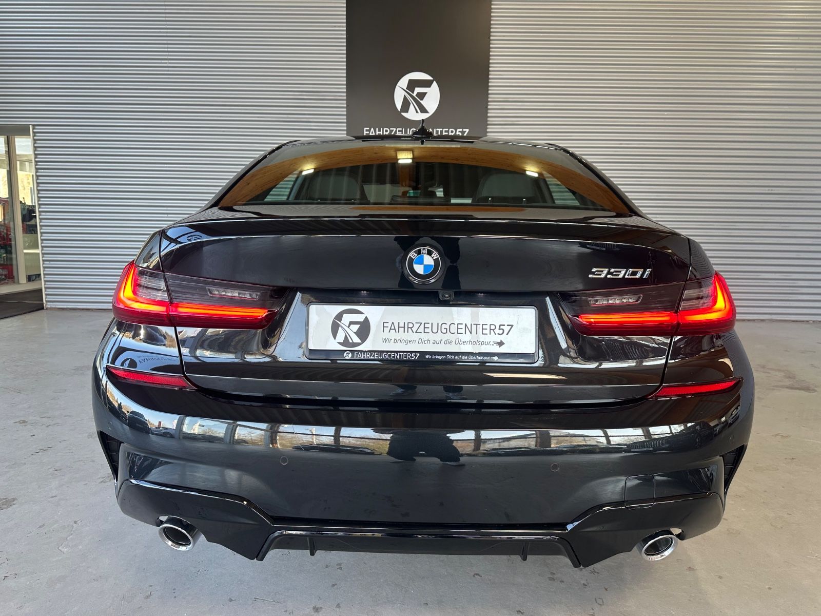 BMW 330i M-PERFORMANCE - Samsaru's Car Outlet