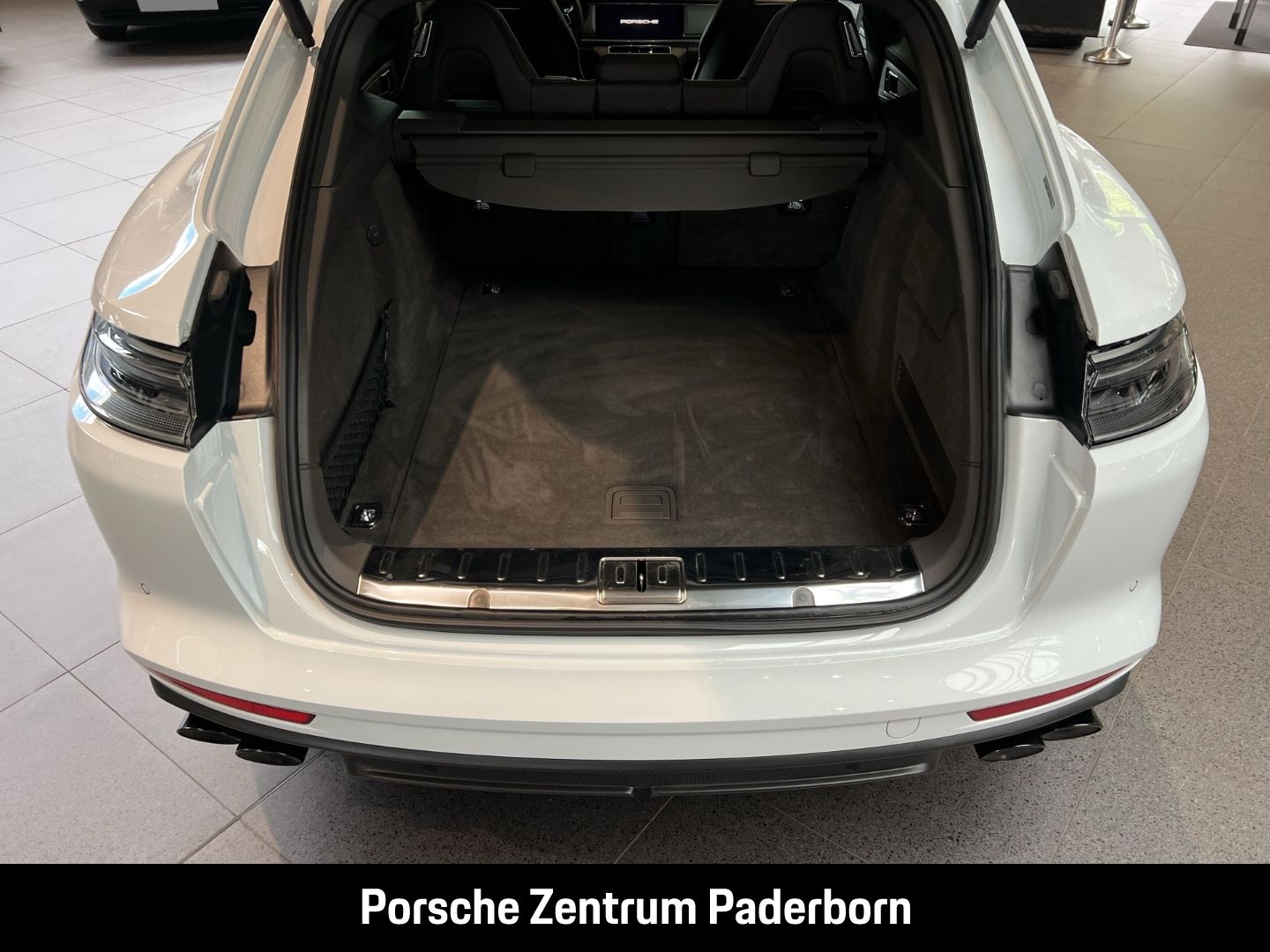 Porsche Panamera 4 E-Hybrid Sport Turismo Platinum Editi