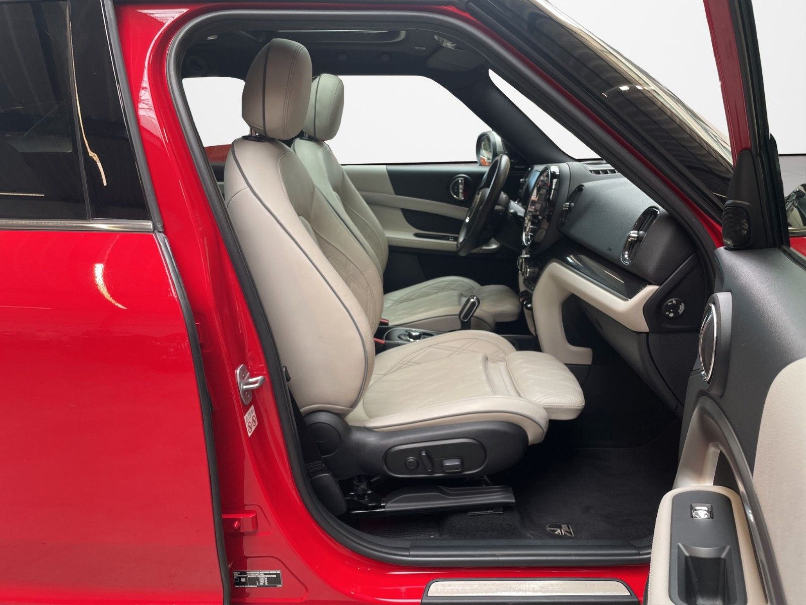 MINI Cooper Countryman YoursT - Samsaru's Car Outlet