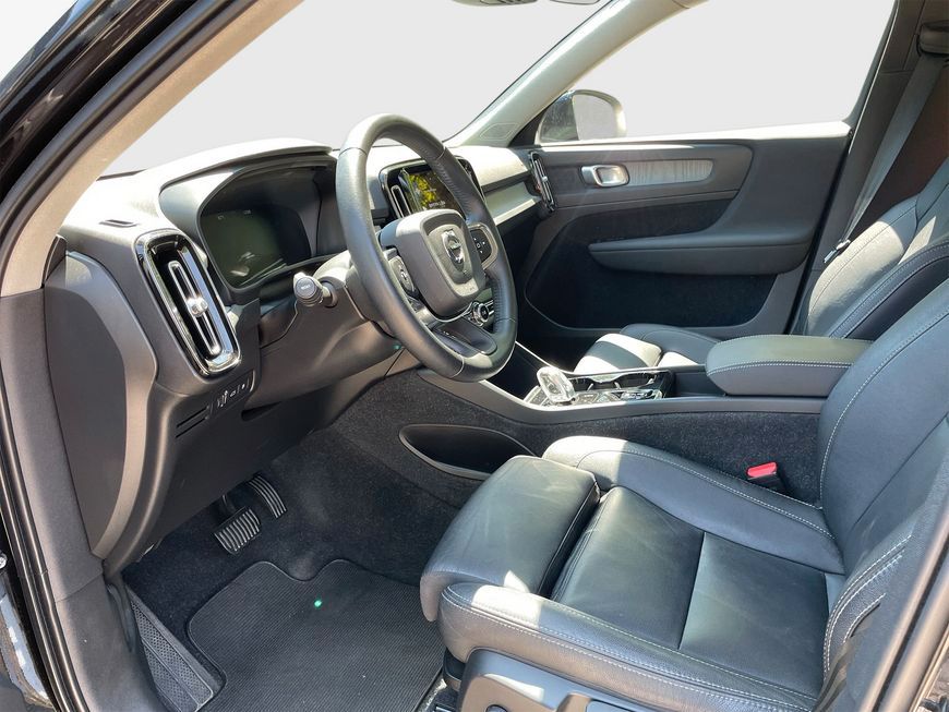 Volvo XC40 T5 Recharge Inscription - Samsaru's Car Outlet