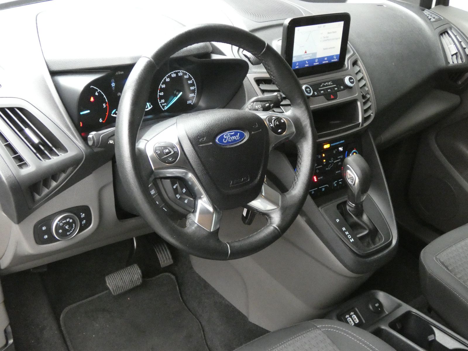 Ford Transit Connect Kombi 230 L2 1,5 TDCI Automatik