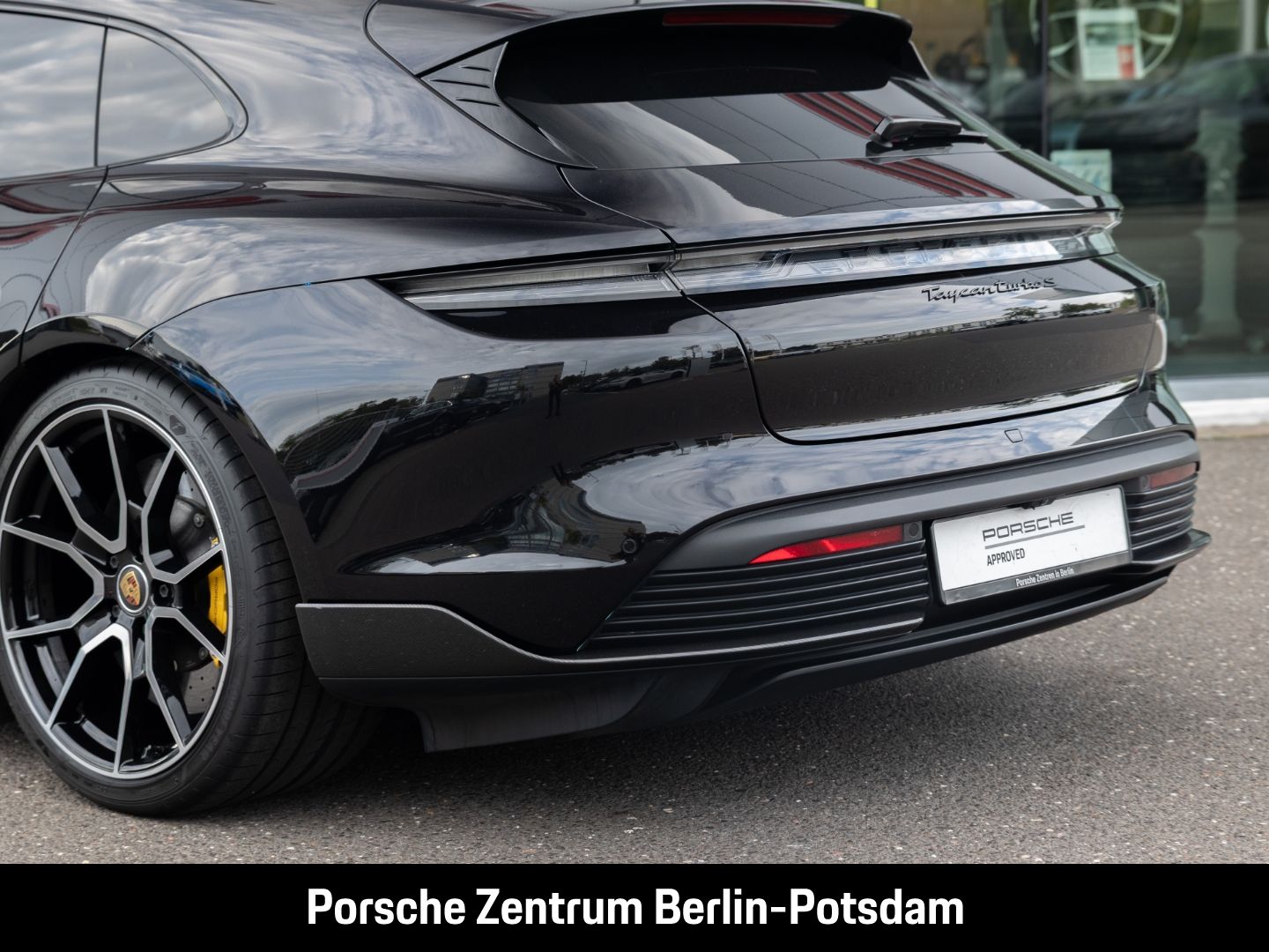 Porsche Taycan Turbo S Sport Turismo Burmester LED