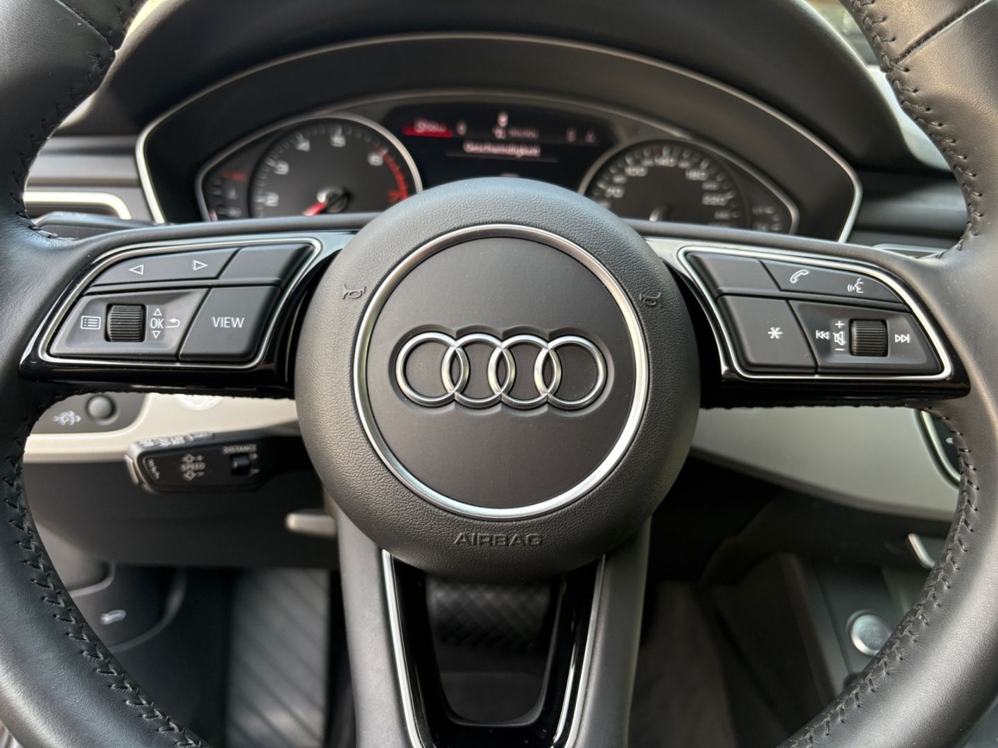 Audi A4 Avant 35 TFSI S tronic advanced - Samsaru's Car Outlet