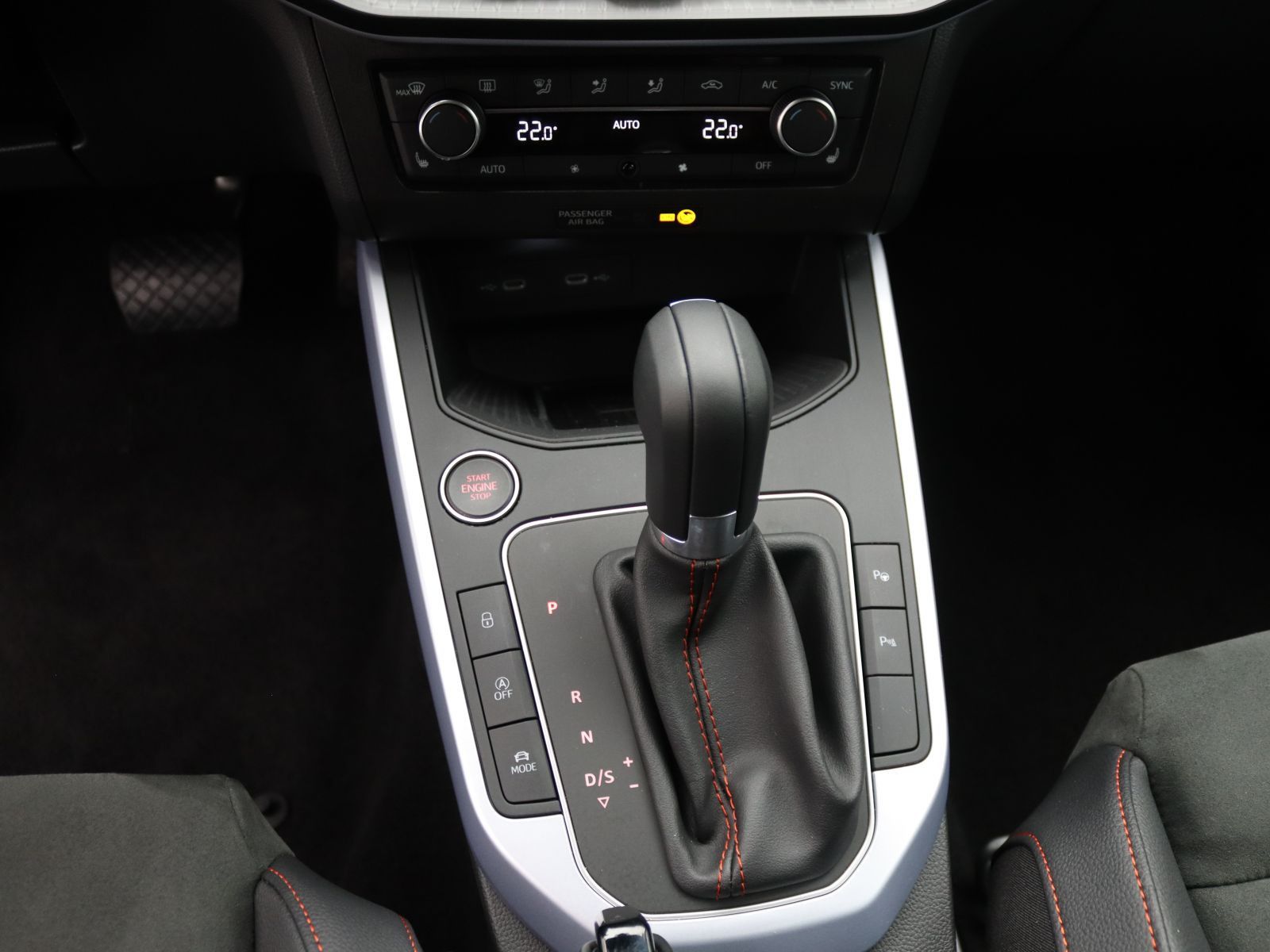 Seat Arona FR 1.5 TSI DSG / Navi, FullLink, AHK, LED