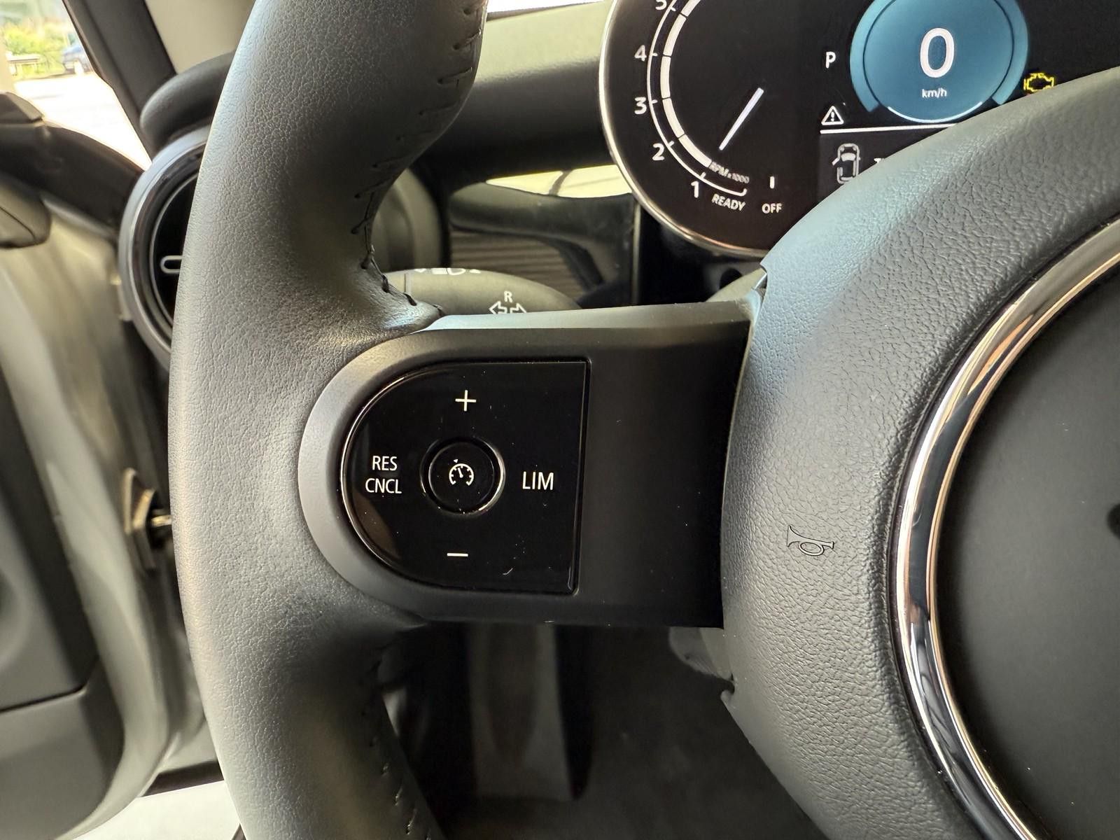 MINI Cooper Sport Resolute Edition - Samsaru's Car Outlet