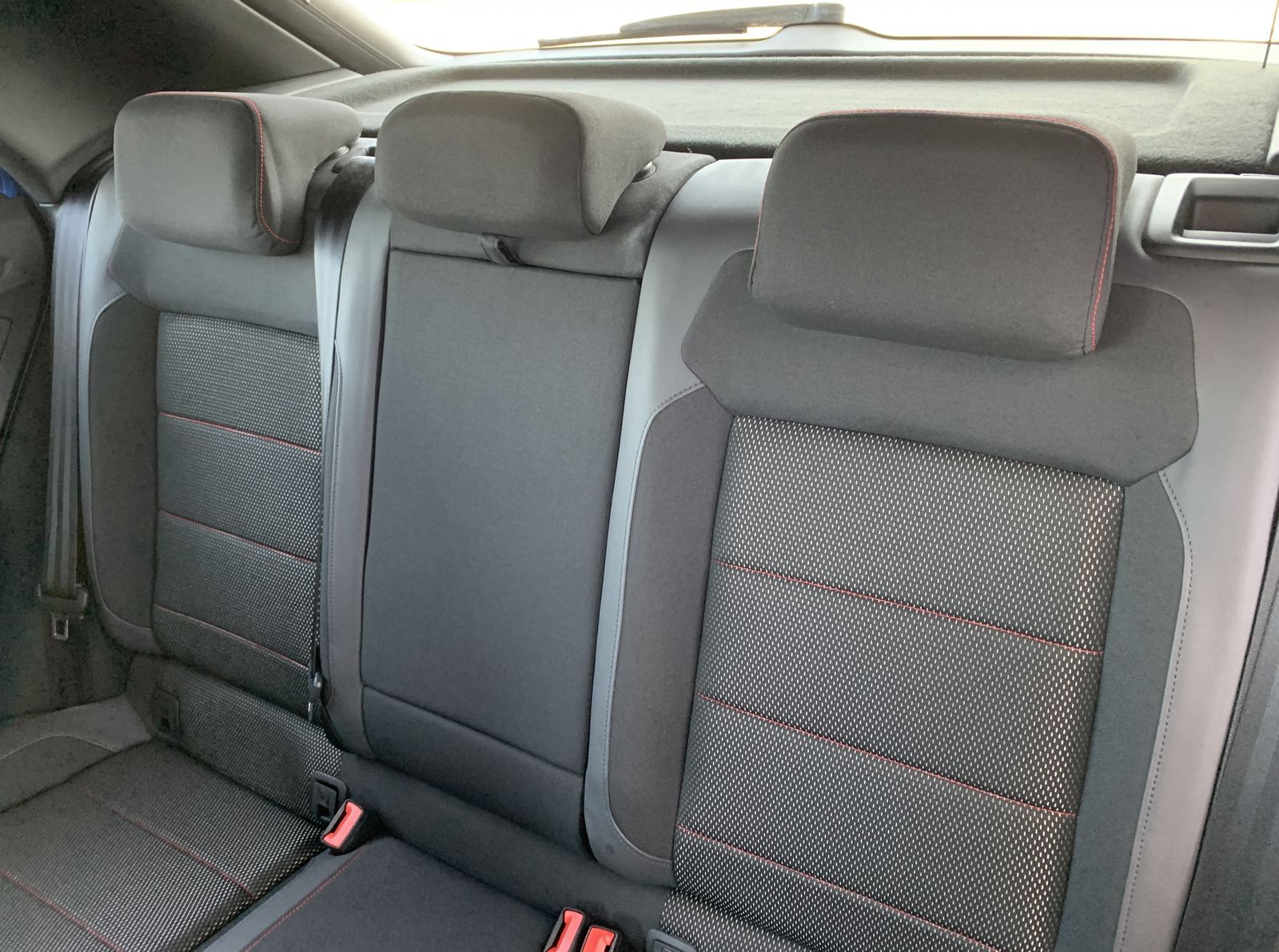 Volkswagen T-Roc 1.5 TSI Sport - Samsaru's Car Outlet