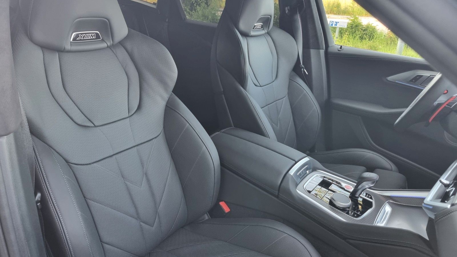 BMW XM 4.4i V8 LNP 190€ 8 Fach Bereift