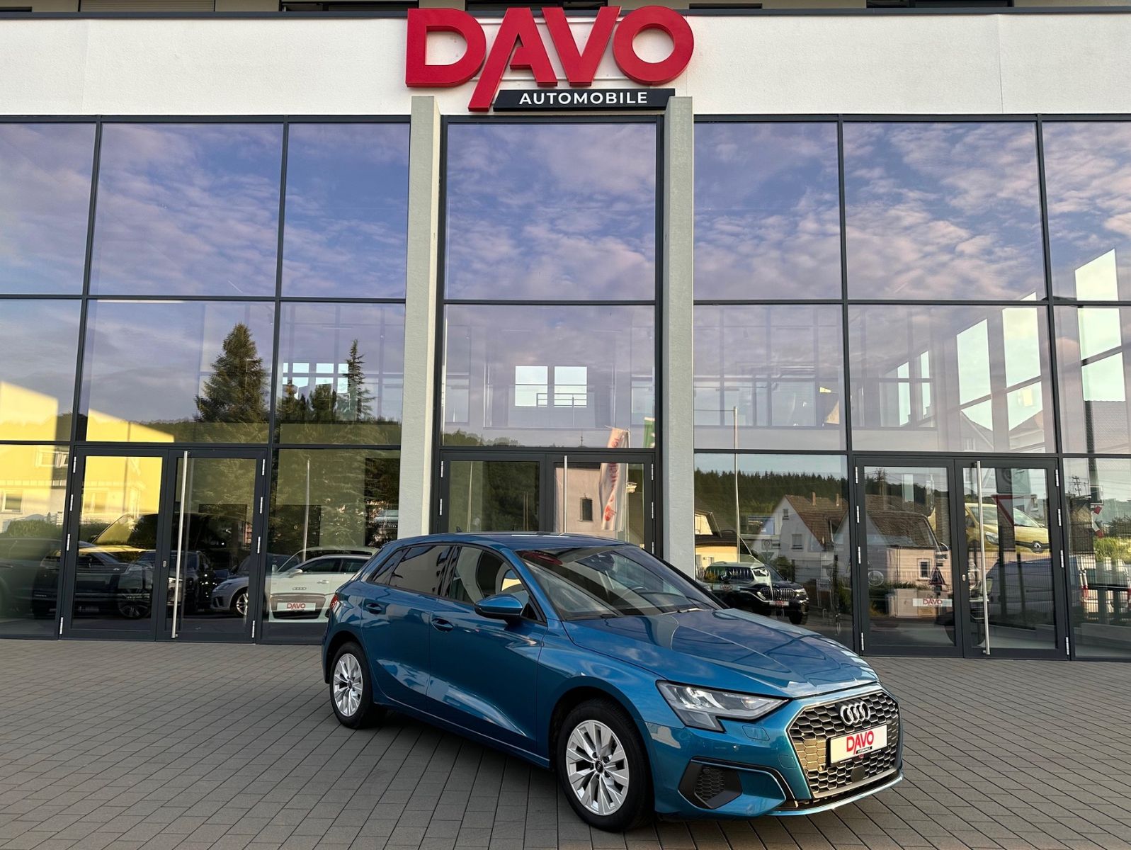Audi A3 Sportback 40 TFSI e S line - Samsaru's Car Outlet