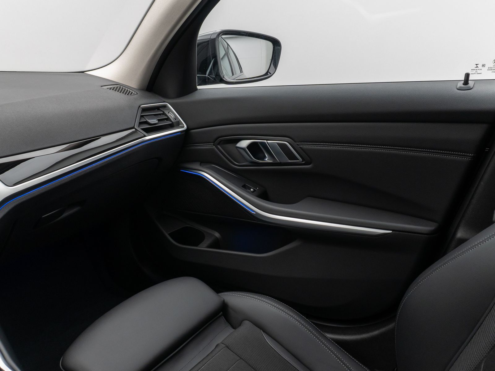 BMW 320d SportLine - Samsaru's Car Outlet